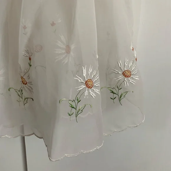 Vintage slip with embroidered flowers - Picture 4 of 4
